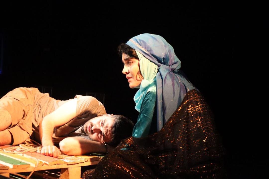 این نمایش در باره موج مهاجرتهای غیرقانونی است| تجربه دلنشین کارگردانی مشترک