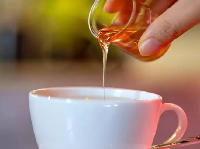 نشانههای عسل مرغوب که از آن بی خبرید | شکرک زدن عسل نشانه خوبی است؟ | خواص انواع عسلهای گیاهی را بشناسید