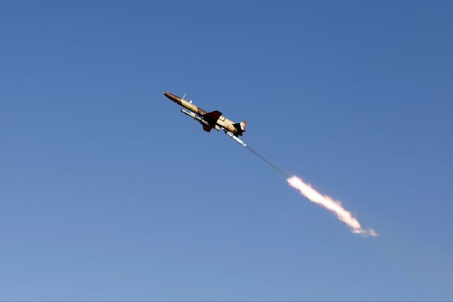«کرّار»، شکارچی جدید ارتش در آسمان ؛ حمل و شلیک موشک هوا به هوا | پیام کرّار با قابلیت شلیک به اهداف هوایی برای دشمنان