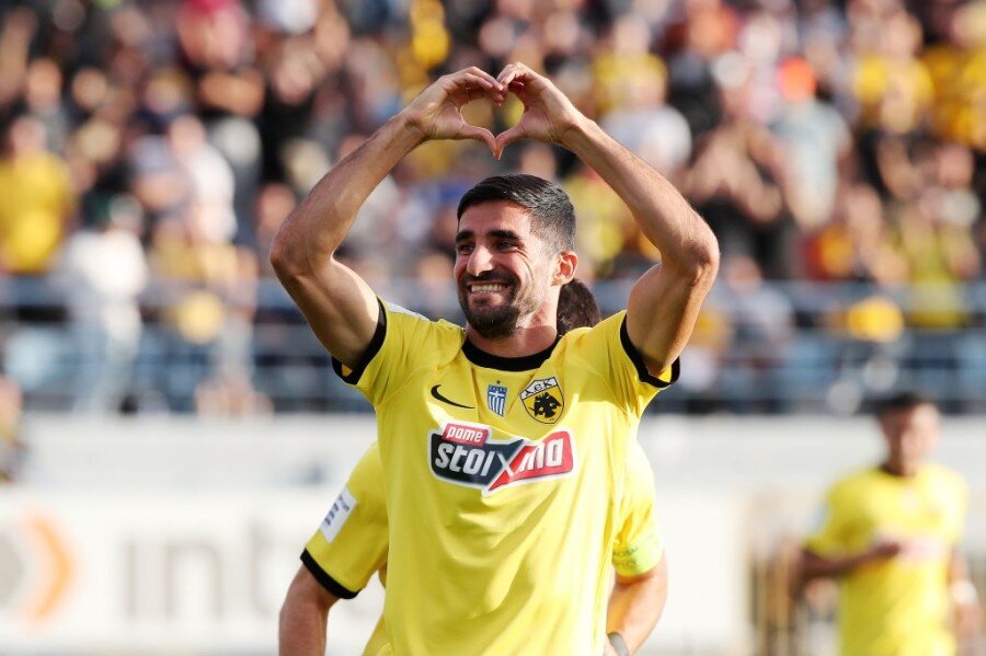 عکس | خوشحالی پس از گل فوتبالیست ایرانی سوژه رسانه های یونان شد