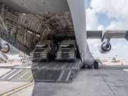 تصاویر خروج خودروهای زرهی در اسرائیل از هواپیمای آمریکایی