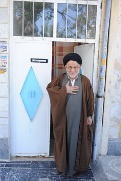 اینجا شورای حل اختلاف نعمت آباد است | شیخ عطار، امین و دستگیر اهالی