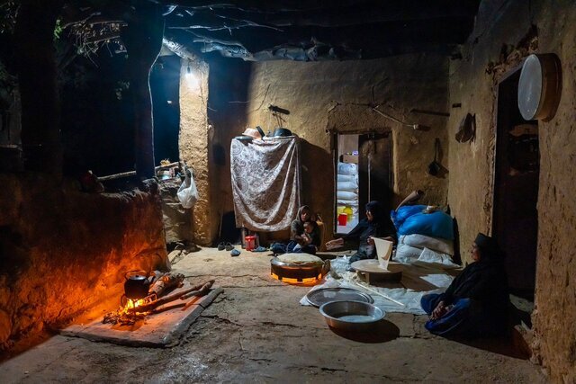 چرا در این عکسها هیچ مردی را نمیبینیم؟!