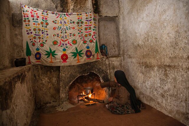 چرا در این عکسها هیچ مردی را نمیبینیم؟!