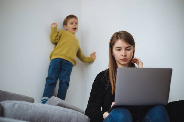 چرا بچهها توجهی به حرف والدین ندارند؟ | اهمیت مشخص کردن حد و مرزها در تربیت کودکان