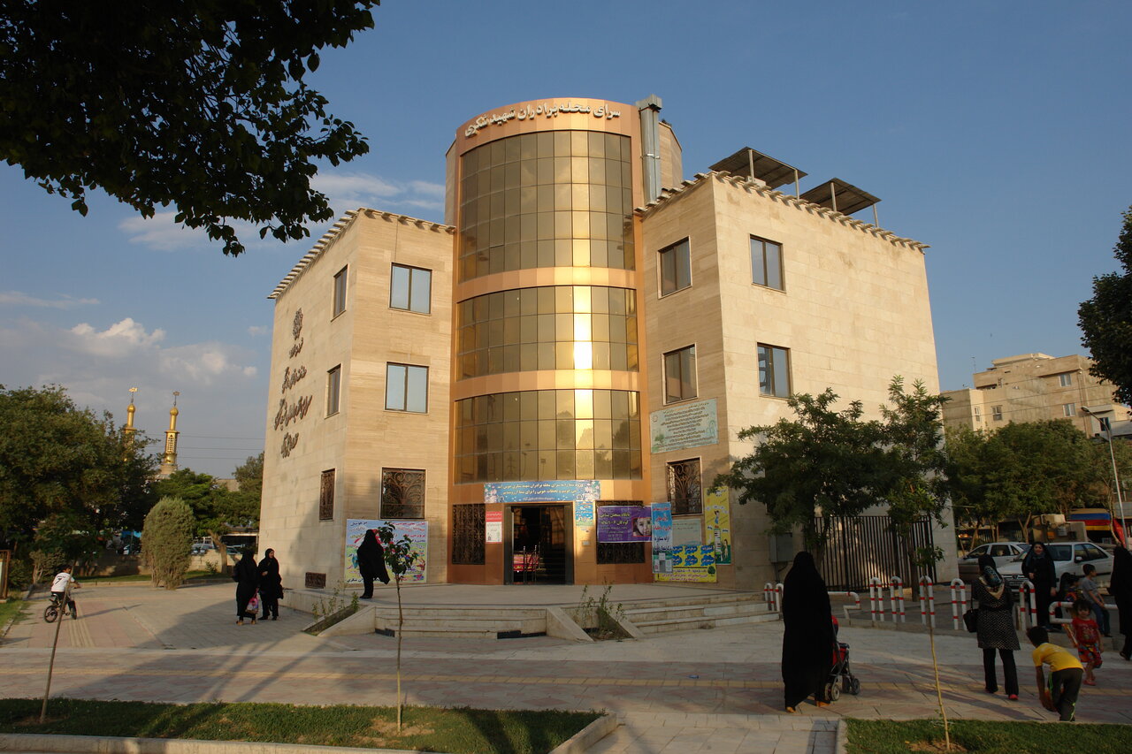 محلهای با برجهای آجری | مالک اولیه شهرک دولتخواه دولتخوان بود