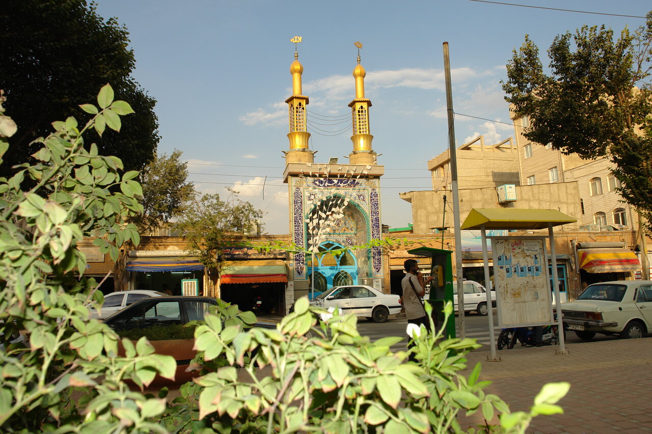 محلهای با برجهای آجری | مالک اولیه شهرک دولتخواه دولتخوان بود