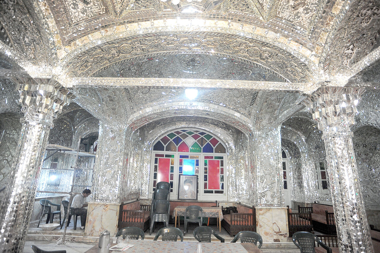 چگونه مفاخر در سرای چشمنواز وزیر مظفرالدین شاه جا خوش کردند؟