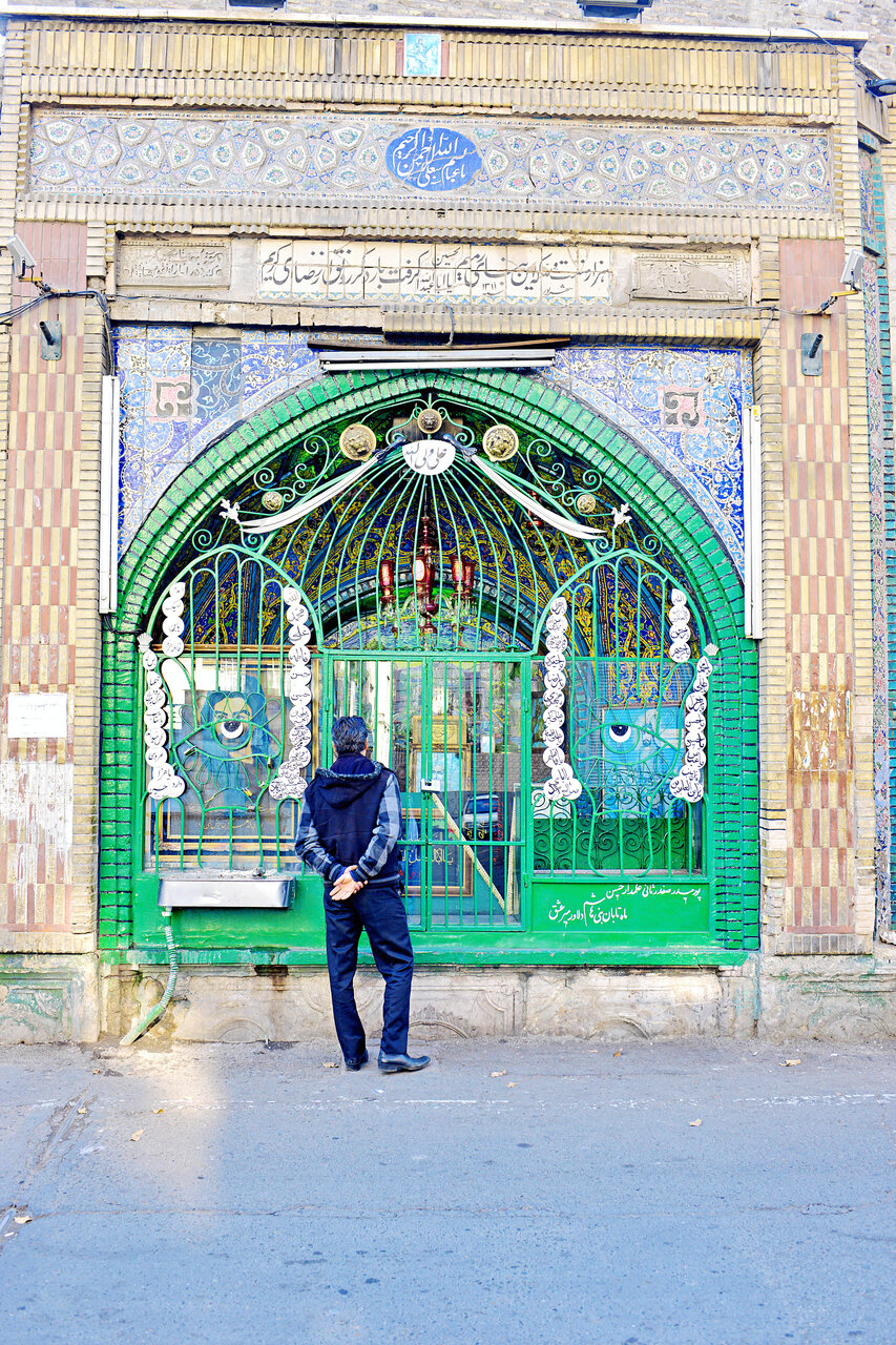 پنجرهای رو به امید در کوچههای مهربانی | راز جام چهلکلید در سقاخانهها