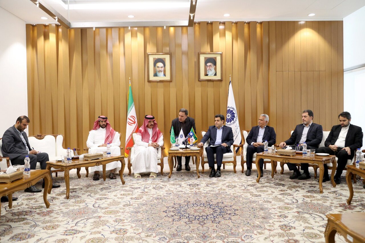 ببینید | دیدار سلاحورزی با سفیر عربستان یک روز بعد از برکناری