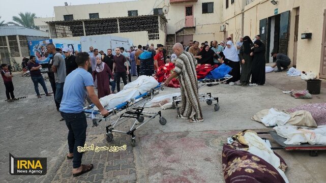 تصاویری از وداع با شهدای حملات شب گذشته ارتش رژیم صهیونیستی به مرکز نوار غزه