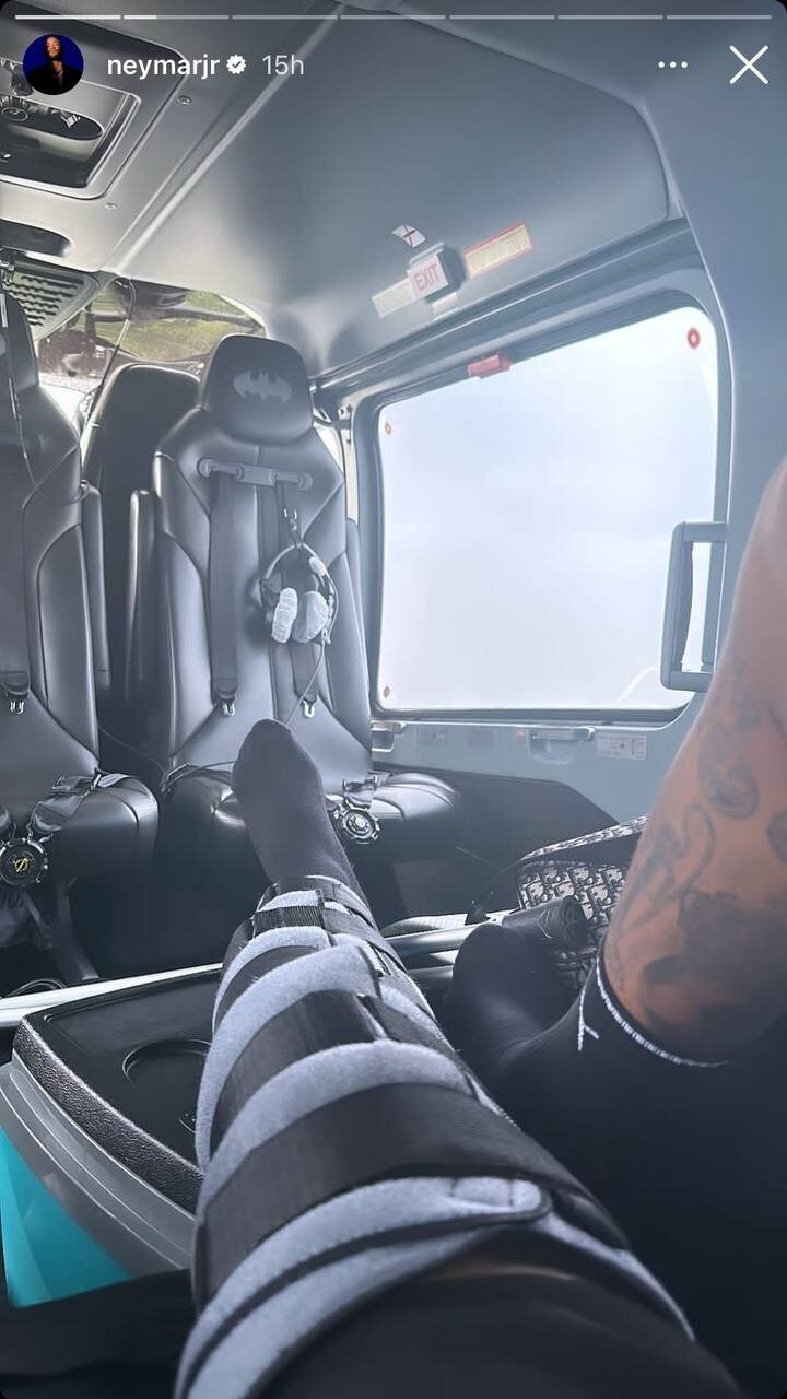 نیمار با پای مصدوم بر فراز آسمان!