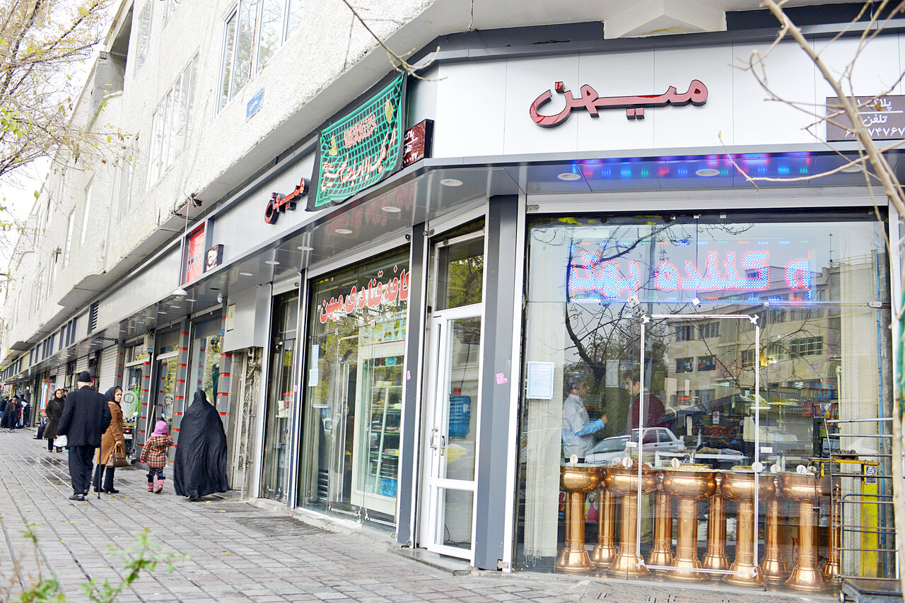 چگونه کافهقنادی میهن از سریال معمای شاه سر درآورد؟