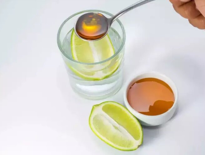 ۷ راه حل معجزه آسا و کم هزینه برای درمان سوزش گلو