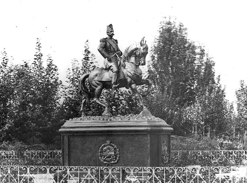 اژدهاکشی در میدان اسبدوانی! | بلژیکیها شاهنامه را بازآفرینی کردند