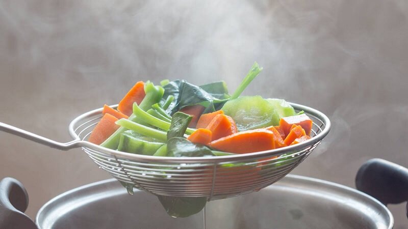 ۷ روش موثر برای حذف چربی اضافی غذا