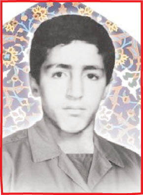 گلبرگ سرخ لالهها در کوچههای شهرما| این دو پسر، پرچم بچه های جوادیه را بالا بردند