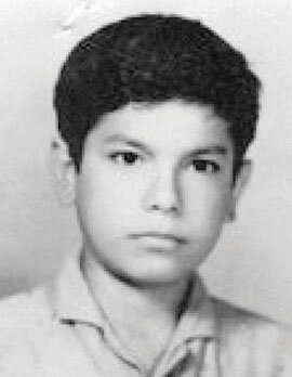 گلبرگ سرخ لالهها در کوچههای شهرما| این دو پسر، پرچم بچه های جوادیه را بالا بردند