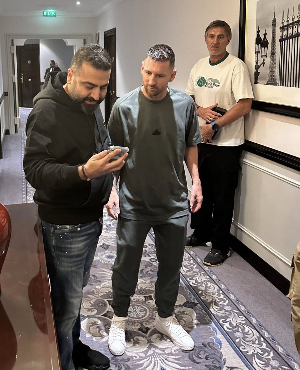 شصت و هفتمین توپ طلا به کدام بازیکن خواهد رسید؟ | اولین تصویر از لیونل مسی و پدرش در پاریس