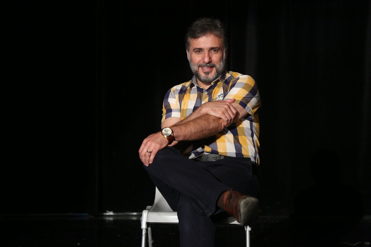 همه توصیه میکنند مالک را آزاد کنم!