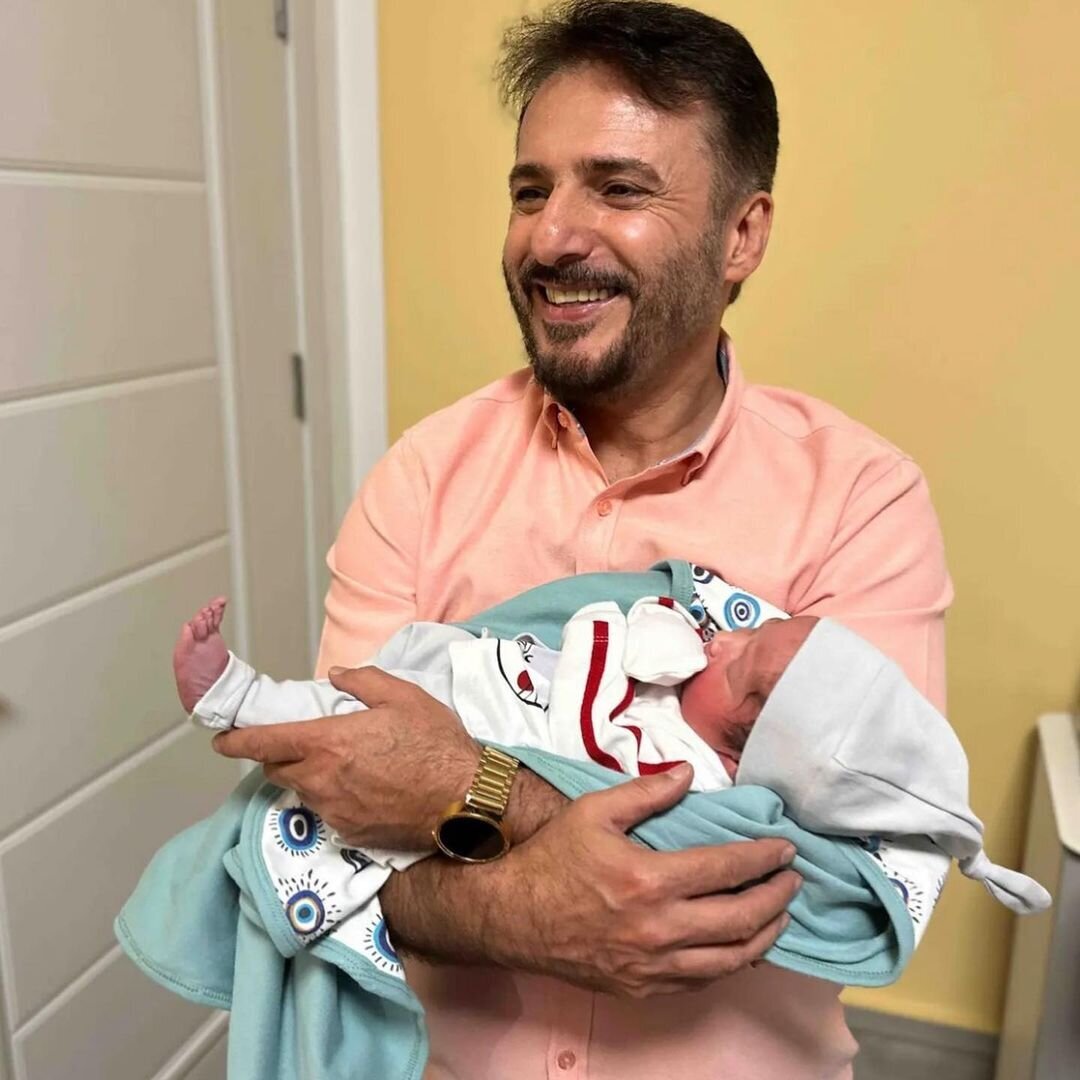 همه توصیه میکنند مالک را آزاد کنم!