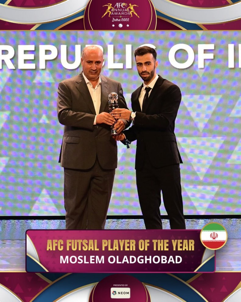 عکس| ستاره ایران بهترین بازیکن سال آسیا شد 