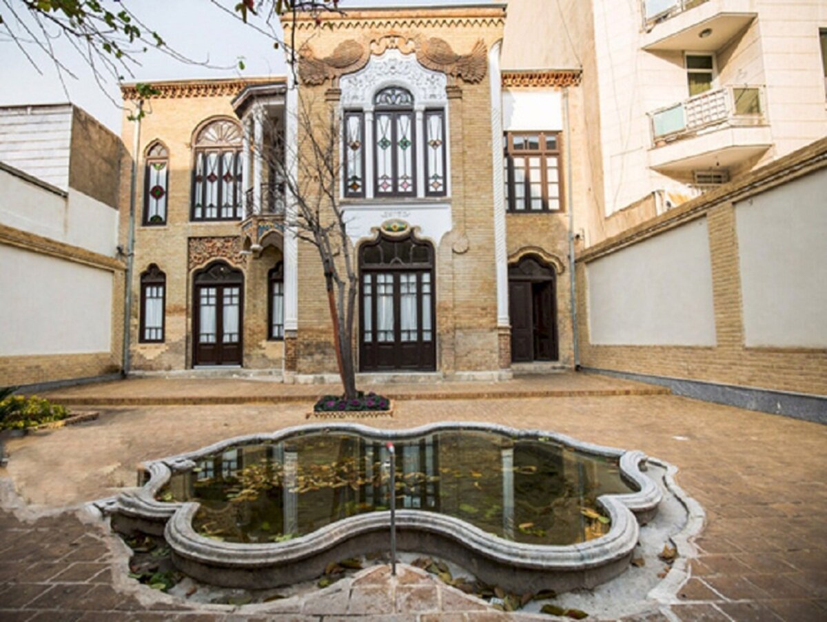 پشت قباله زنان قجری