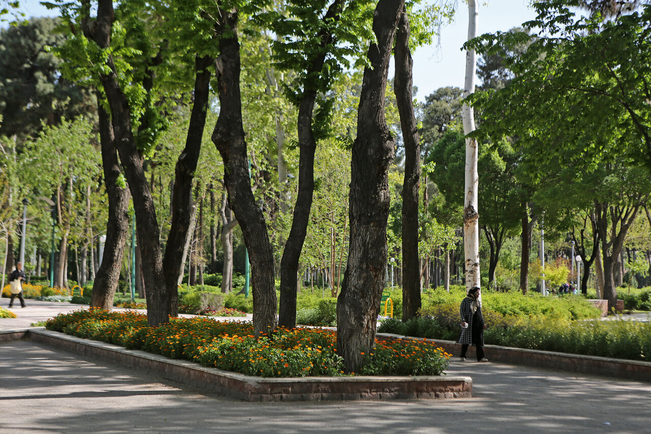 بوستانی که گورستان بود