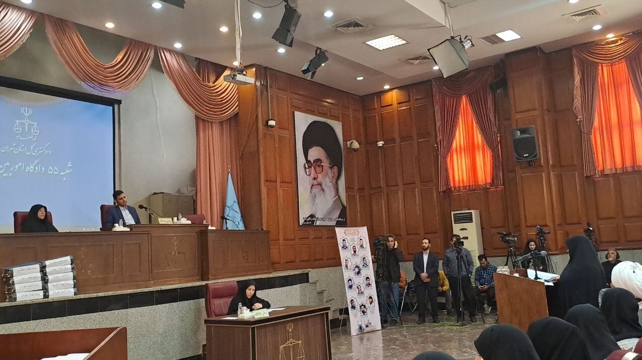 جزئیات نخستین دادگاه رسیدگی به دادخواهی خانوادههای شهدای حرم | دادخواهی ۶۴۶ نفر از ۱۵ استان کشور | مادران و همسران چه گفتند؟