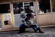ببیند | اقدام عجیب سامورایی‌ها بعد از جشن هالووین در خیابان!
