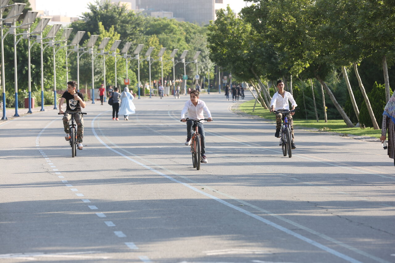 فروریختن دیوارهای بلند قلعهمرغی | بزرگترین بوستان خاورمیانه اینجاست