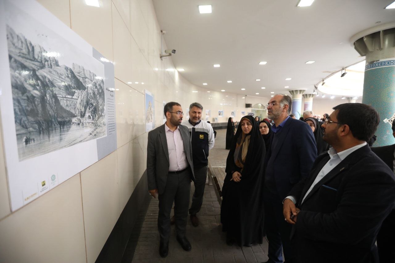 از طهران تا تهران | نمایشگاه عکس تهران قدیم در ایوان انتظار میدان ولیعصر(عج)