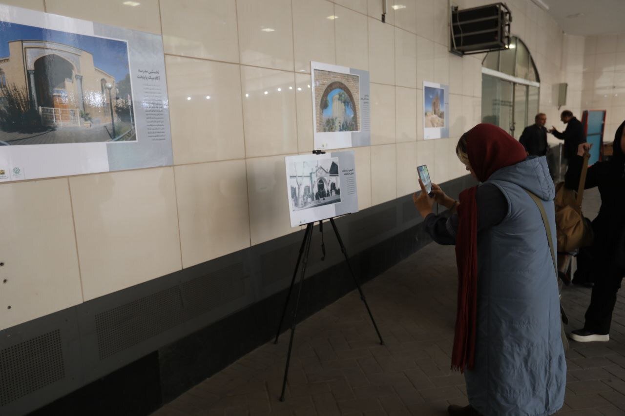 از طهران تا تهران | نمایشگاه عکس تهران قدیم در ایوان انتظار میدان ولیعصر(عج)