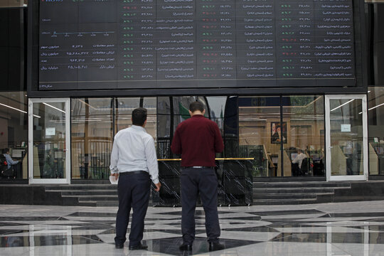 پرسودترین بازار در ۵ سال گذشته را بشناسید | شکاف ۷۰۰درصدی بورس با بازارهای موازی؛ زمان جبران فرارسیده است؟