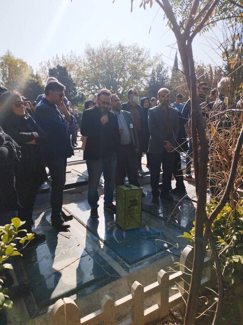 تصاویر | گفتی آتیلا زود رفت، خودت که زودتر رفتی! | پیکر الهام شکیب به خاک سپرده شد