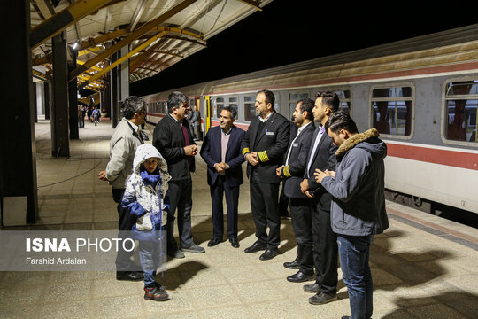 نخستین مسافران قطار سنندج به تهران