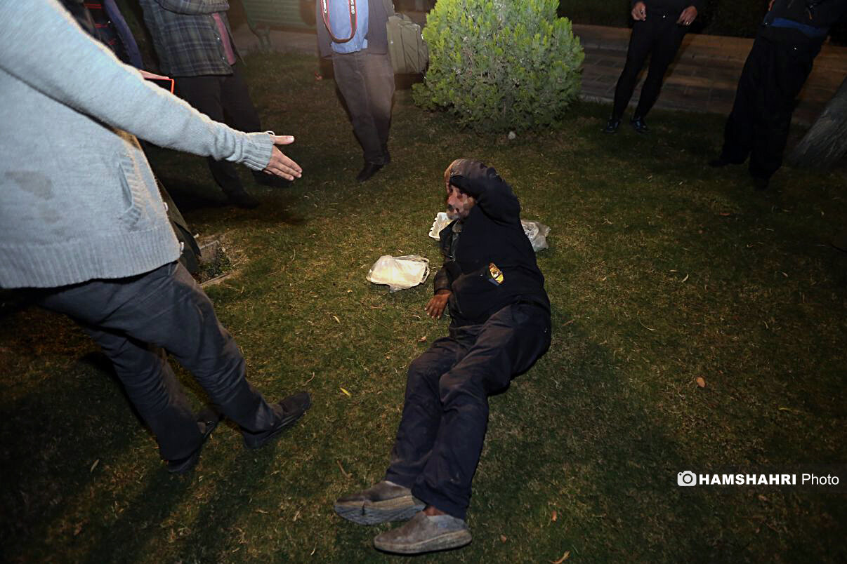 مانور موادفروشها کف خیابان های خلازیر | حمله با سرنگ آلوده به مددجویان | پاتوقهایی مملو از سلاح سرد و گرم