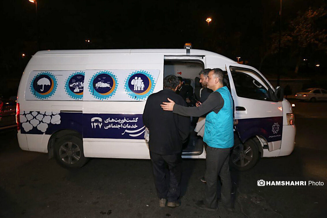 مانور موادفروشها کف خیابان های خلازیر | حمله با سرنگ آلوده به مددجویان | پاتوقهایی مملو از سلاح سرد و گرم