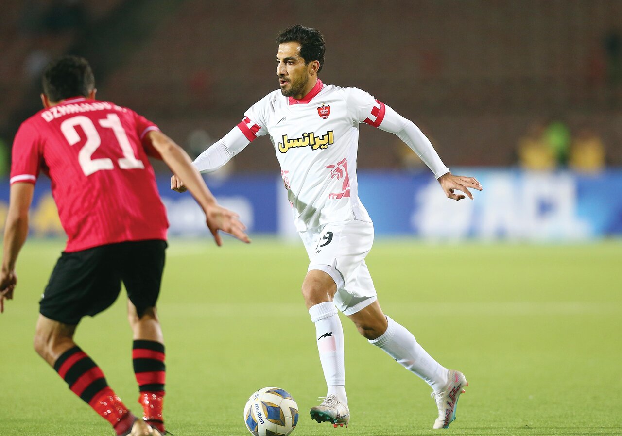 هواداران پرسپولیس گیج شدند؛ کدام واقعی است؟