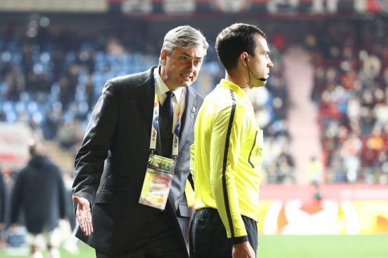 خشم مربی قهرمان آسیا از فغانی: باید پاسخ بدهی!