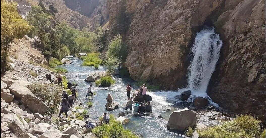روستاهای مرموز تهران را بشناسید | ماجرای قلعه هاگوارتز و دره زمان