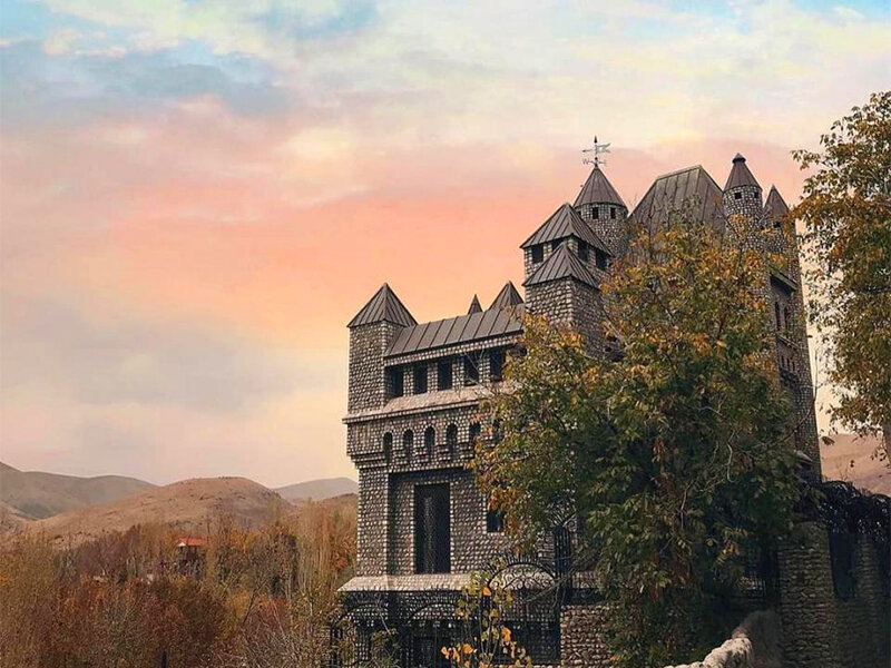 روستاهای مرموز تهران را بشناسید | ماجرای قلعه هاگوارتز و دره زمان