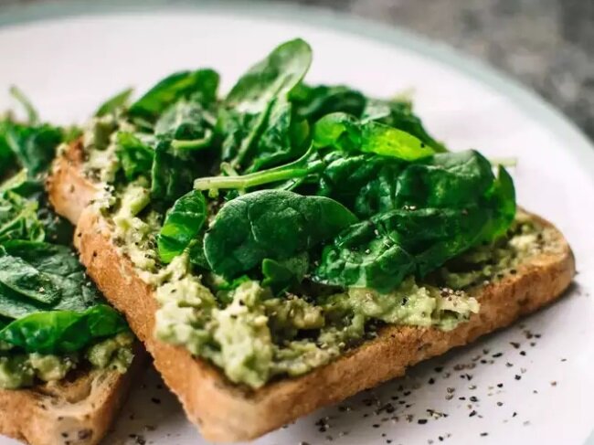 ۵ غذای خوشمزه با اسفناج برای زمستان | نگاهی به ارزش غذایی اسفناج