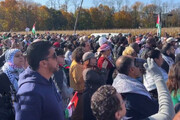 ببینید | سنگ تمام هزاران حامی فلسطین مقابل اقامتگاه بایدن | چفیه فلسطینی بر دوش معترضان آمریکایی