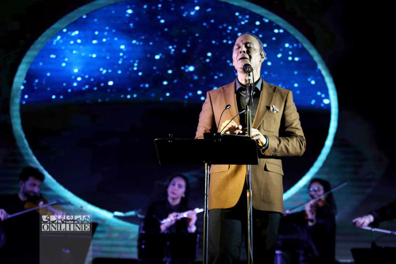 ادامه تور کنسرت علیرضا قربانی در اروپا + تصاویر