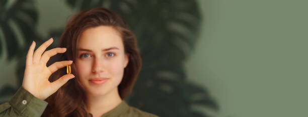 رتینول چیست و چگونه از آن استفاده کنیم؟ | راهکاری برای از بین بردن لکه های قهوه ای پوست | عوارض احتمالی استفاده از رتینول