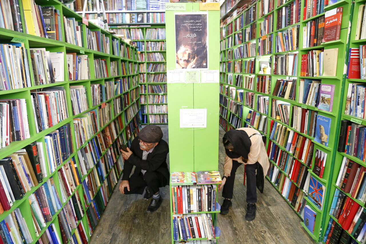 ماجرای پیرمرد و باغ سبز کتاب | اینجا کتابها بال درمیآورند و کوچ میکنند