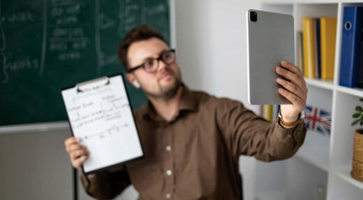 بلاگری معلمان غیرقانونی است؟! | هشدار آموزش و پرورش به بلاگرها