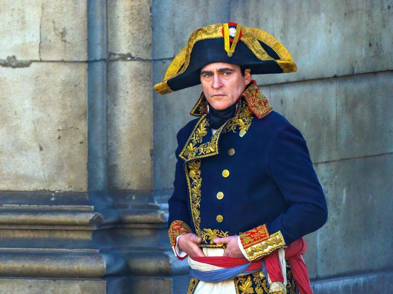 تصاویر دیده نشده ناپلئون در شلوغی خیابان های پاریس | راز رابطه اعتیادآور این پادشاه به همسرش ژوزفین چه بود؟ + فیلم