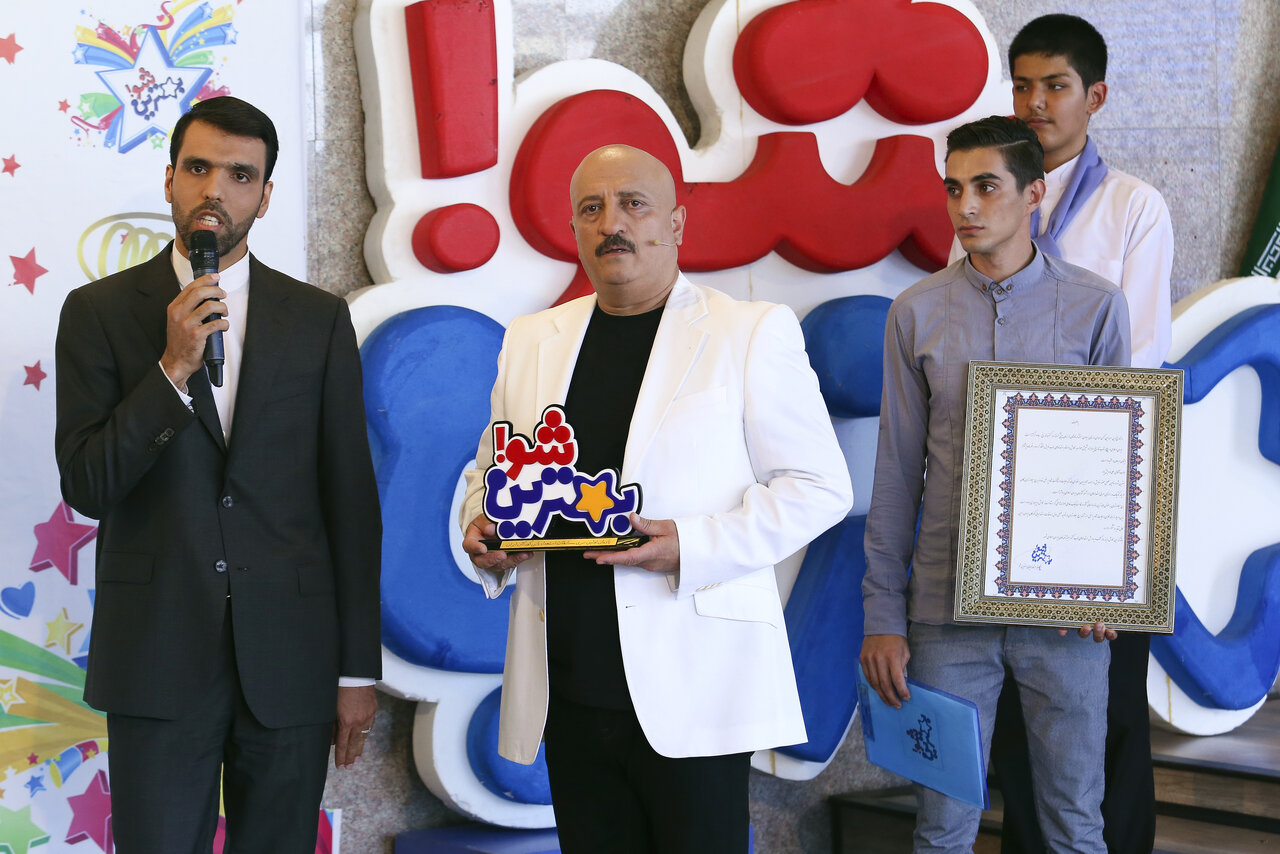 پدر و مادرها را باید از برق بکشیم که وسط کادر نیایند ! | تا دبیرستان لیلی بازی میکردم